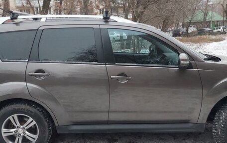 Mitsubishi Outlander III рестайлинг 3, 2010 год, 1 050 000 рублей, 10 фотография