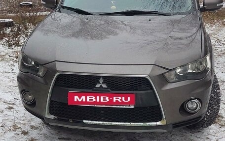 Mitsubishi Outlander III рестайлинг 3, 2010 год, 1 050 000 рублей, 16 фотография