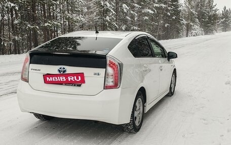 Toyota Prius, 2013 год, 1 550 000 рублей, 3 фотография