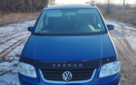 Volkswagen Touran III, 2006 год, 650 000 рублей, 3 фотография