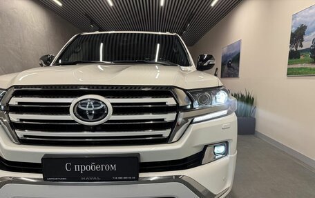 Toyota Land Cruiser 200, 2017 год, 7 899 000 рублей, 30 фотография