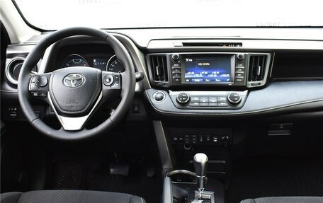 Toyota RAV4, 2019 год, 3 150 000 рублей, 6 фотография