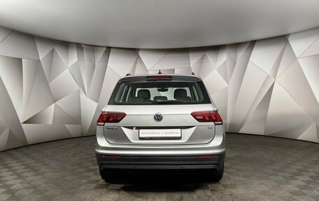 Volkswagen Tiguan II, 2017 год, 1 889 000 рублей, 8 фотография