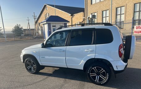 Chevrolet Niva I рестайлинг, 2015 год, 710 000 рублей, 1 фотография