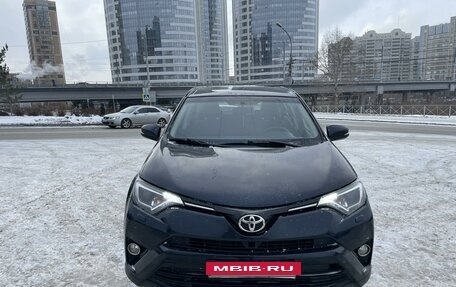 Toyota RAV4, 2018 год, 2 100 000 рублей, 9 фотография