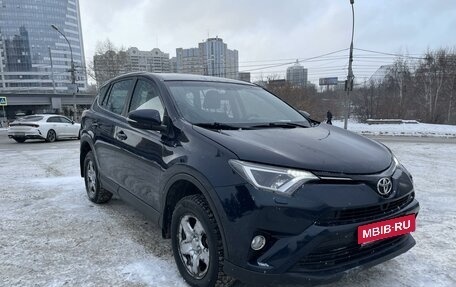 Toyota RAV4, 2018 год, 2 100 000 рублей, 2 фотография