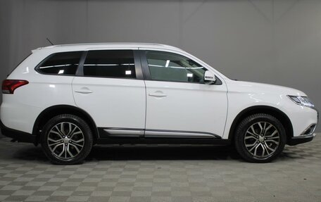 Mitsubishi Outlander III рестайлинг 3, 2015 год, 1 540 000 рублей, 6 фотография