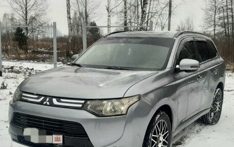 Mitsubishi Outlander III рестайлинг 3, 2012 год, 2 000 000 рублей, 3 фотография