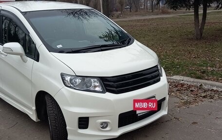 Honda Freed I, 2012 год, 1 400 000 рублей, 2 фотография