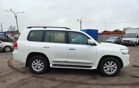 Toyota Land Cruiser 200, 2017 год, 8 100 000 рублей, 6 фотография