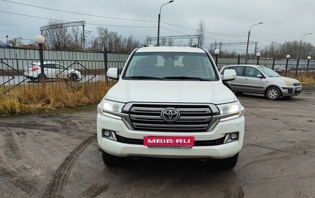 Toyota Land Cruiser 200, 2017 год, 8 100 000 рублей, 8 фотография