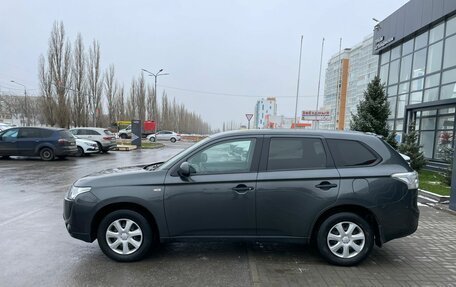 Mitsubishi Outlander III рестайлинг 3, 2014 год, 1 360 000 рублей, 8 фотография