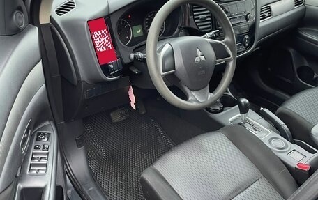 Mitsubishi Outlander III рестайлинг 3, 2014 год, 1 360 000 рублей, 9 фотография