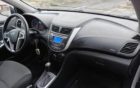 Hyundai Solaris II рестайлинг, 2012 год, 710 000 рублей, 5 фотография