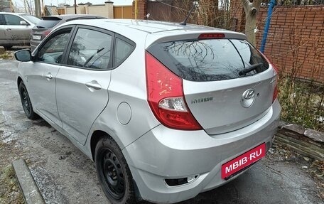 Hyundai Solaris II рестайлинг, 2012 год, 710 000 рублей, 3 фотография