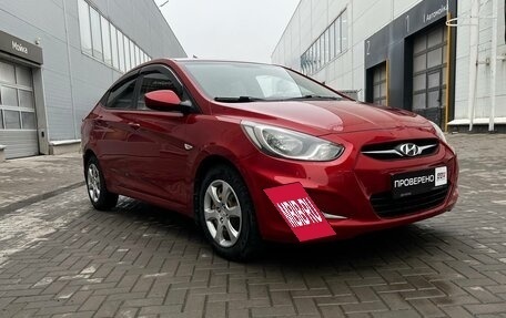 Hyundai Solaris II рестайлинг, 2012 год, 970 000 рублей, 3 фотография