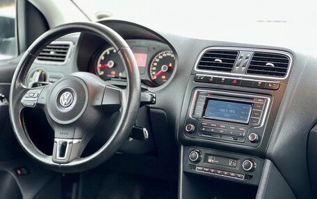 Volkswagen Polo VI (EU Market), 2012 год, 825 000 рублей, 23 фотография