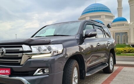 Toyota Land Cruiser 200, 2016 год, 5 550 000 рублей, 8 фотография