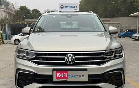 Volkswagen Tiguan II, 2021 год, 4 100 000 рублей, 3 фотография