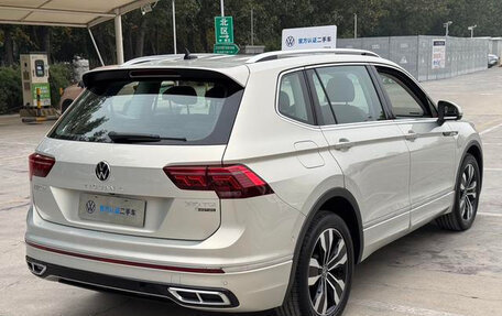 Volkswagen Tiguan II, 2021 год, 4 100 000 рублей, 13 фотография