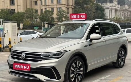 Volkswagen Tiguan II, 2021 год, 4 100 000 рублей, 12 фотография