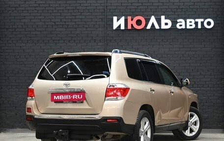 Toyota Highlander III, 2011 год, 2 500 000 рублей, 10 фотография