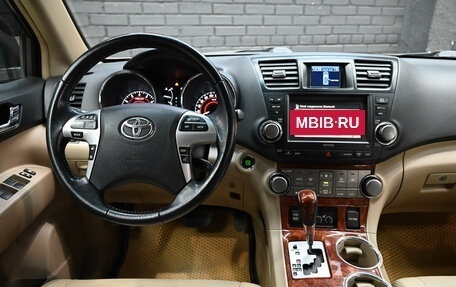 Toyota Highlander III, 2011 год, 2 500 000 рублей, 18 фотография