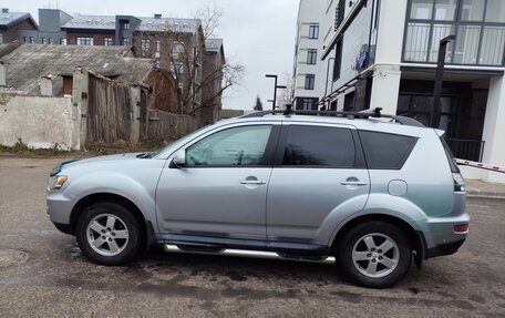 Mitsubishi Outlander III рестайлинг 3, 2011 год, 900 000 рублей, 2 фотография