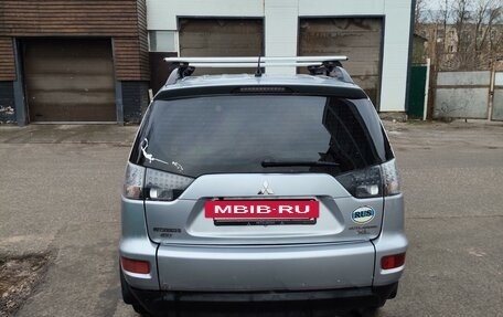 Mitsubishi Outlander III рестайлинг 3, 2011 год, 900 000 рублей, 3 фотография