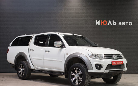 Mitsubishi L200 IV рестайлинг, 2014 год, 2 500 000 рублей, 3 фотография