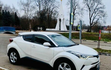 Toyota C-HR I рестайлинг, 2018 год, 2 100 000 рублей, 5 фотография