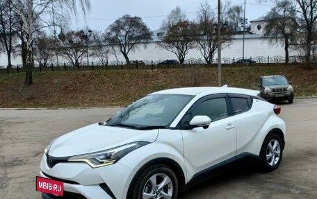 Toyota C-HR I рестайлинг, 2018 год, 2 100 000 рублей, 2 фотография