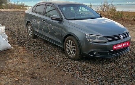 Volkswagen Jetta VI, 2011 год, 1 250 000 рублей, 2 фотография