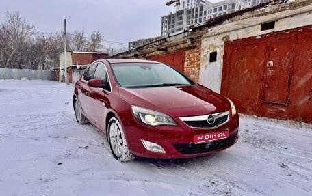 Opel Astra J, 2011 год, 850 000 рублей, 1 фотография