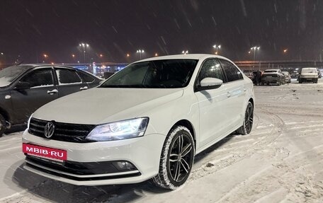 Volkswagen Jetta VI, 2018 год, 1 590 000 рублей, 2 фотография