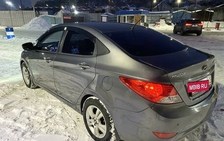 Hyundai Solaris II рестайлинг, 2011 год, 770 000 рублей, 5 фотография