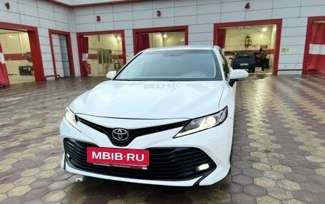 Toyota Camry, 2019 год, 2 600 000 рублей, 3 фотография