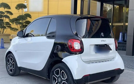 Smart Fortwo III, 2019 год, 1 700 000 рублей, 4 фотография