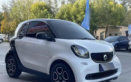 Smart Fortwo III, 2019 год, 1 700 000 рублей, 3 фотография