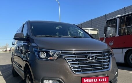 Hyundai Grand Starex Grand Starex I рестайлинг 2, 2020 год, 5 171 000 рублей, 2 фотография