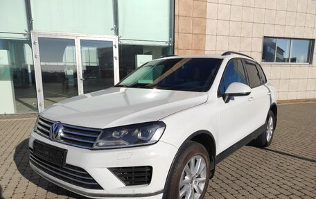 Volkswagen Touareg III, 2016 год, 3 050 000 рублей, 2 фотография