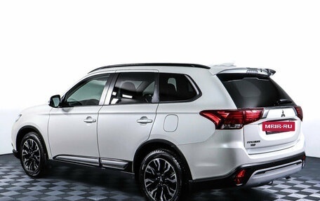 Mitsubishi Outlander III рестайлинг 3, 2021 год, 2 898 000 рублей, 7 фотография