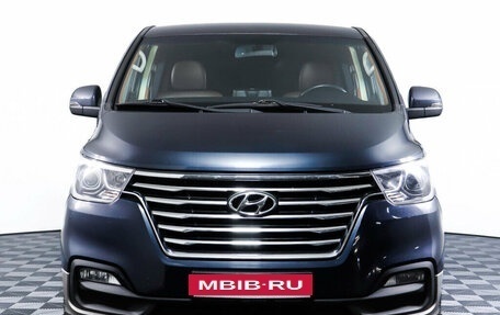 Hyundai Grand Starex Grand Starex I рестайлинг 2, 2018 год, 3 498 000 рублей, 2 фотография