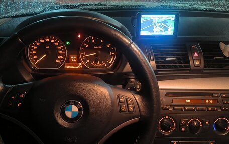 BMW 1 серия, 2009 год, 910 000 рублей, 18 фотография