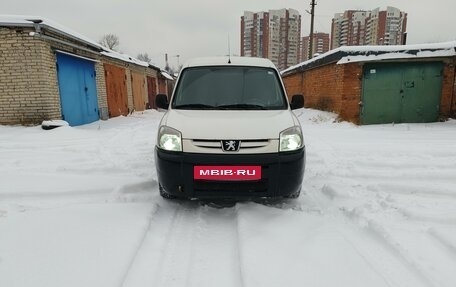 Peugeot Partner II рестайлинг 2, 2011 год, 450 000 рублей, 11 фотография