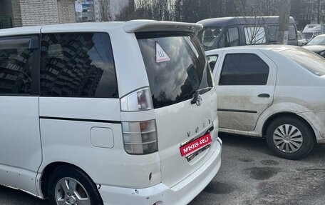 Toyota Voxy II, 2001 год, 550 000 рублей, 5 фотография