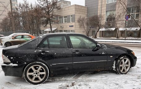 Lexus IS II рестайлинг 2, 1999 год, 900 000 рублей, 5 фотография