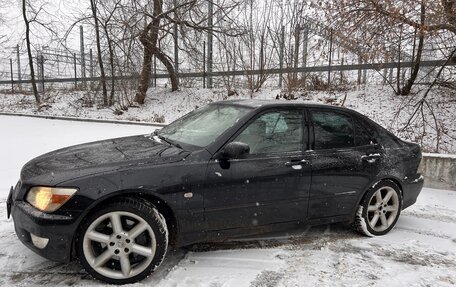 Lexus IS II рестайлинг 2, 1999 год, 900 000 рублей, 2 фотография