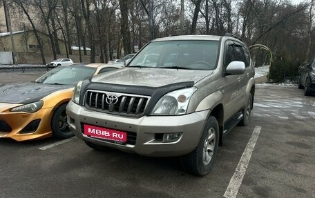 Toyota Land Cruiser Prado 120 рестайлинг, 2004 год, 1 750 000 рублей, 2 фотография