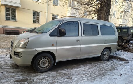 Hyundai H-1 II рестайлинг, 2005 год, 630 000 рублей, 6 фотография